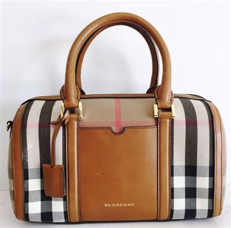 il bauletto burberry originale a il codice seriale|Come riconoscere una borsa Burberry originale .